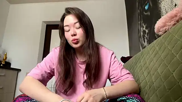 Snapshot of AudieGravely chatting on 02.22.26 AudieGravely online show from 02.22.26