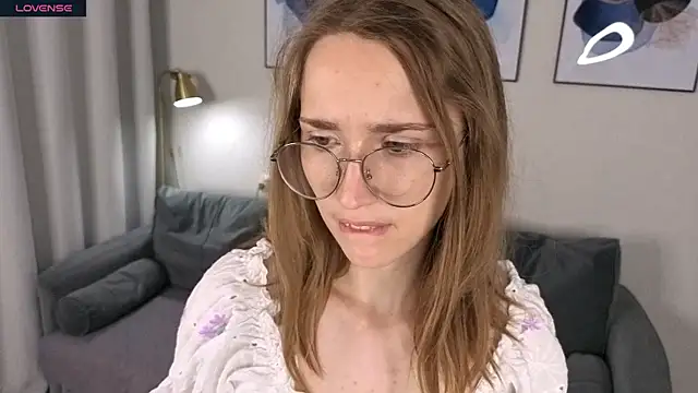 Snapshot of AshleyyJones chatting on 05.19.26 AshleyyJones online show from 05.19.26