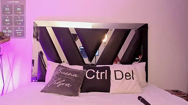 Mia Iron online show from 04.14.26