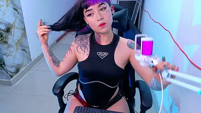 Snapshot of nova_kitttyy chatting on 05.05.26 nova kitttyy online show from 05.05.26