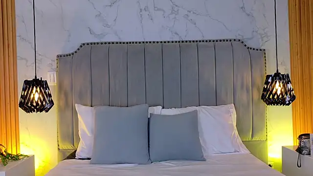 AnnaLoren  online show from 04.02.26