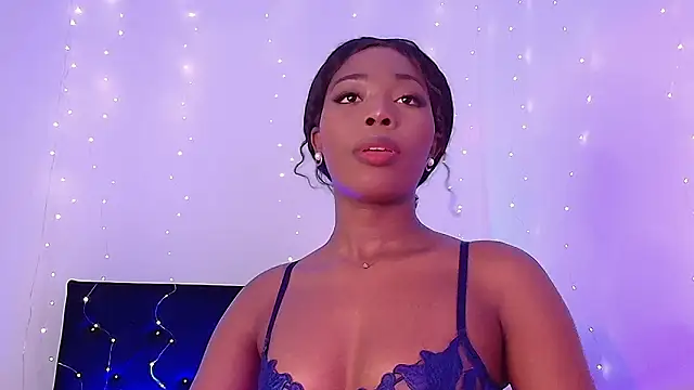 Snapshot of Lunaruiz chatting on 02.22.26 Lunaruiz online show from 02.22.26