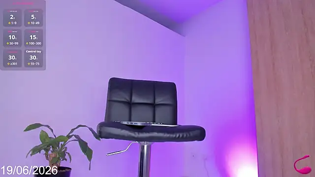 Snapshot of Cameron_sophia01 chatting on 06.19.26 Cameron sophia01 online show from 06.19.26
