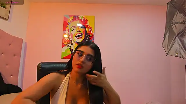 Snapshot of mila_quin chatting on 02.26.26 mila quin online show from 02.26.26