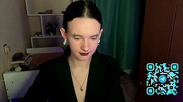 Snapshot of MabelDefina chatting on 04.18.26 MabelDefina online show from 04.18.26