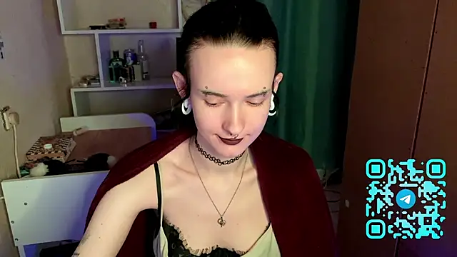 Snapshot of MabelDefina chatting on 04.24.26 MabelDefina online show from 04.24.26