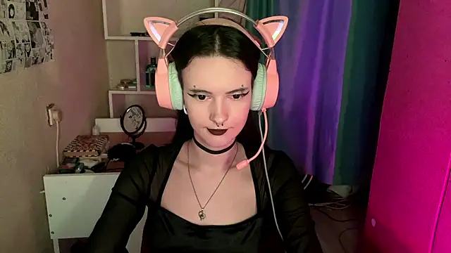 Snapshot of MabelDefina chatting on 05.10.26 MabelDefina online show from 05.10.26