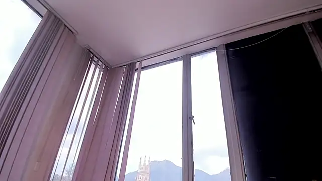 Snapshot of kendra_crow_ chatting on 02.25.26 kendra crow online show from 02.25.26