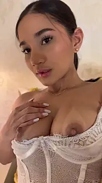 AlessiaVallmont online show from 04.14.26