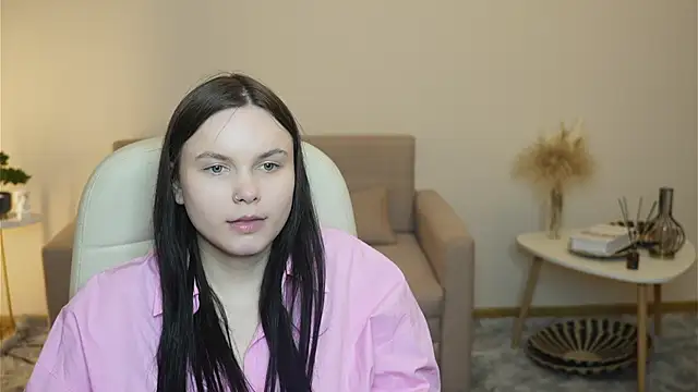 LeilaErcolani online show from 02.17.26