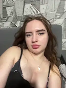 Snapshot of SofaLav chatting on 03.04.26 SofaLav online show from 03.04.26