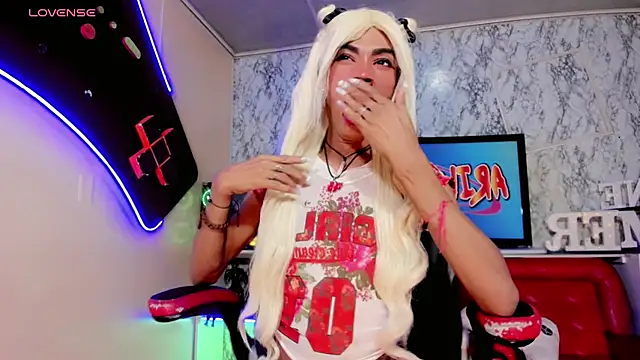 Snapshot of suzume_Mendez chatting on 04.13.26 suzume Mendez online show from 04.13.26