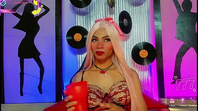 Snapshot of suzume_Mendez chatting on 06.06.26 suzume Mendez online show from 06.06.26