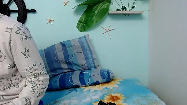 Snapshot of skinnysexy18 chatting on 03.03.26 skinnysexy18 online show from 03.03.26