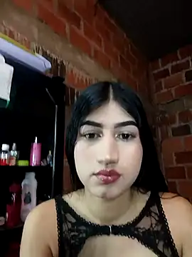 Snapshot of Julianiss chatting on 02.24.26 Julianiss online show from 02.24.26