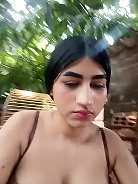 Snapshot of Julianiss chatting on 03.22.26 Julianiss online show from 03.22.26