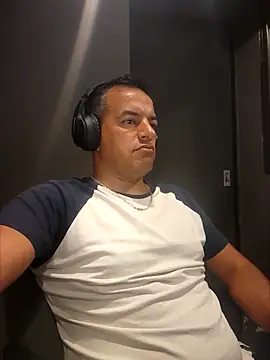 Snapshot of Valenthe26 chatting on 02.27.26 Valenthe26 online show from 02.27.26