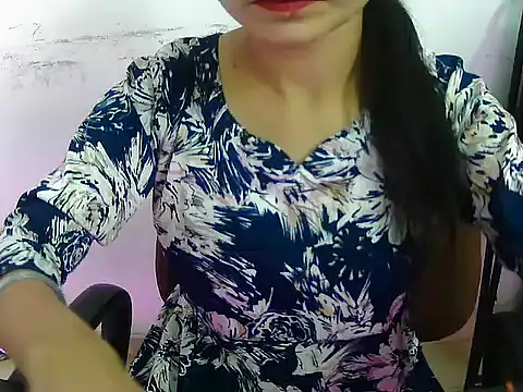 Snapshot of Hotsurbhi chatting on 03.12.26 Hotsurbhi online show from 03.12.26