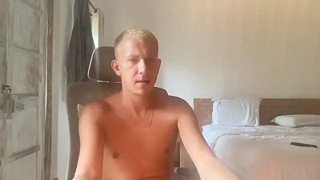 Snapshot of Anton_blond chatting on 02.18.26 Anton blond online show from 02.18.26