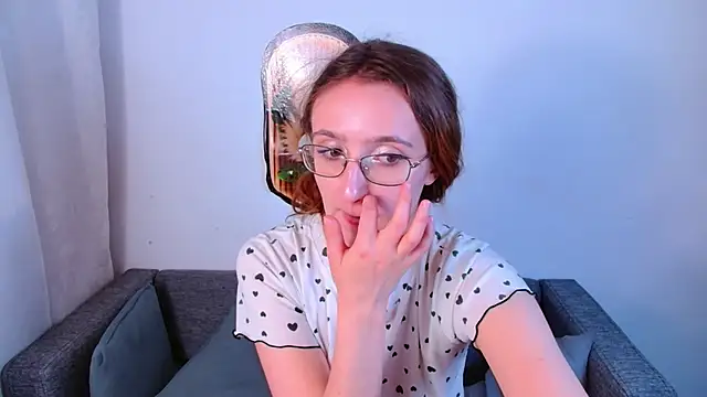 Snapshot of miay_here_ chatting on 05.29.26 miay here online show from 05.29.26