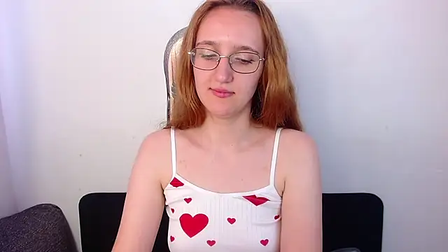Snapshot of miay_here_ chatting on 07.18.26 miay here online show from 07.18.26