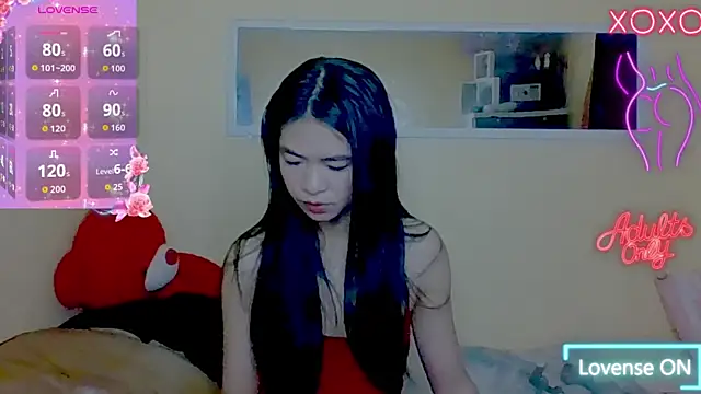 Luna Moonfang online show from 06.25.26