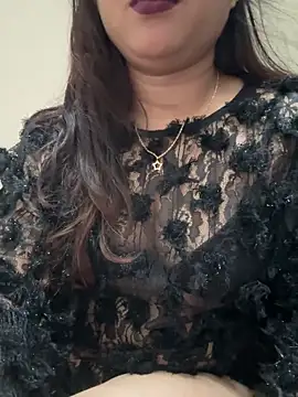 Snapshot of meenu_cuties chatting on 04.30.26 meenu cuties online show from 04.30.26