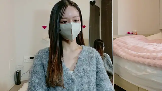 Snapshot of maichan_v chatting on 02.25.26 maichan v online show from 02.25.26