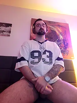 Snapshot of LargeLith chatting on 02.28.26 LargeLith online show from 02.28.26