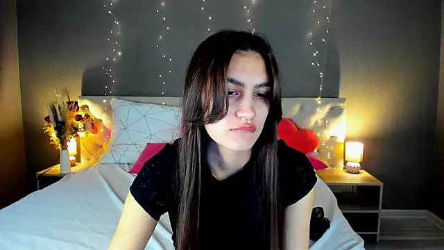 Snapshot of Adele_Lanea chatting on 04.22.26 Adele Lanea online show from 04.22.26