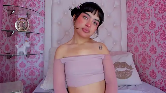 Snapshot of Mai_Rouse chatting on 02.18.26 Mai Rouse online show from 02.18.26