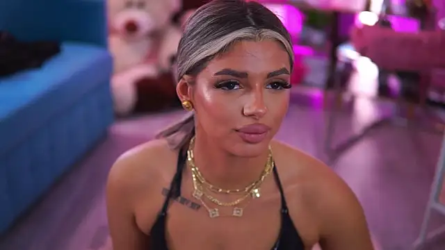 CrisstyBlair online show from 04.18.26