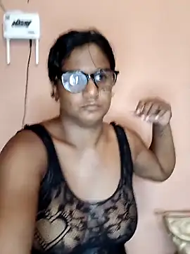 Snapshot of indianstrawberrylips4u chatting on 02.24.26 indianstrawberrylips4u online show from 02.24.26