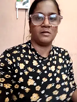 Snapshot of indianstrawberrylips4u chatting on 05.01.26 indianstrawberrylips4u online show from 05.01.26