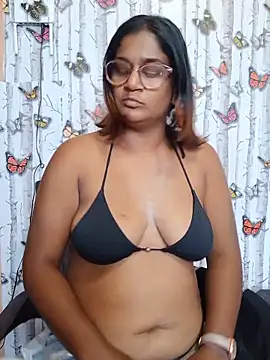 Snapshot of indianstrawberrylips4u chatting on 05.13.26 indianstrawberrylips4u online show from 05.13.26