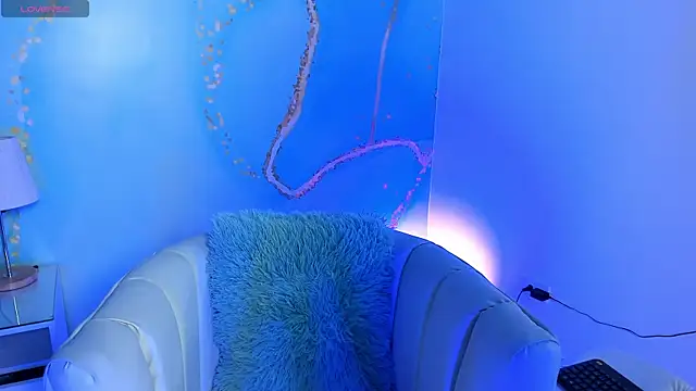 milkavelvett online show from 04.17.26