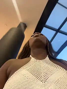 Snapshot of ZarahFerreira chatting on 06.19.26 ZarahFerreira online show from 06.19.26