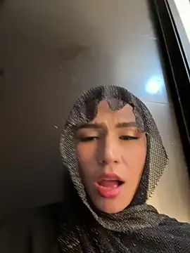 Snapshot of Darsha_Khemu chatting on 06.18.26 Darsha Khemu online show from 06.18.26
