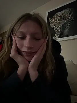 Snapshot of hyperafterdark chatting on 03.03.26 hyperafterdark online show from 03.03.26