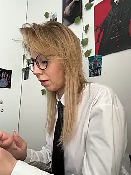 LisaMurr online show from 03.18.26