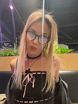 LisaMurr online show from 03.26.26