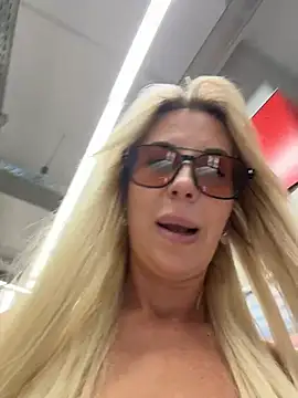 Snapshot of LisaMurr chatting on 07.05.26 LisaMurr online show from 07.05.26