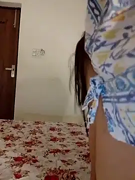 Snapshot of cute_girl_29 chatting on 06.12.26 cute girl 29 online show from 06.12.26