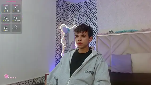 Snapshot of keahi_tay chatting on 02.27.26 keahi tay online show from 02.27.26