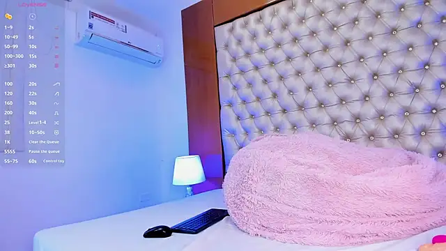 IsabellaaLux  online show from 03.12.26