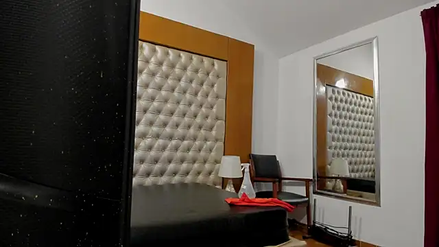 Snapshot of IsabellaaLux_ chatting on 05.14.26 IsabellaaLux online show from 05.14.26