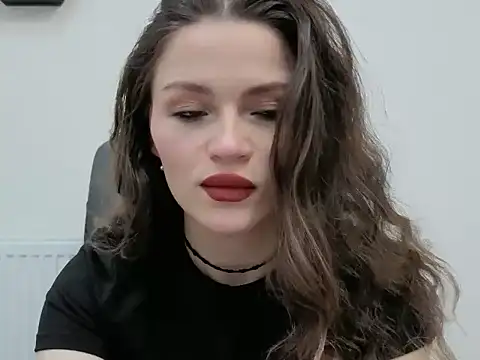 Avelinehowo uwu online show from 04.03.26