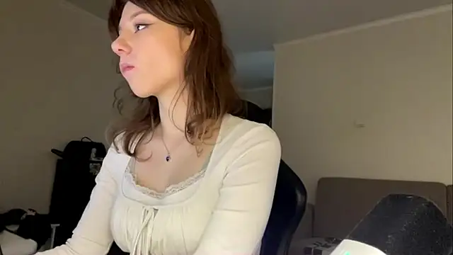Snapshot of aera_elese chatting on 05.28.26 aera elese online show from 05.28.26