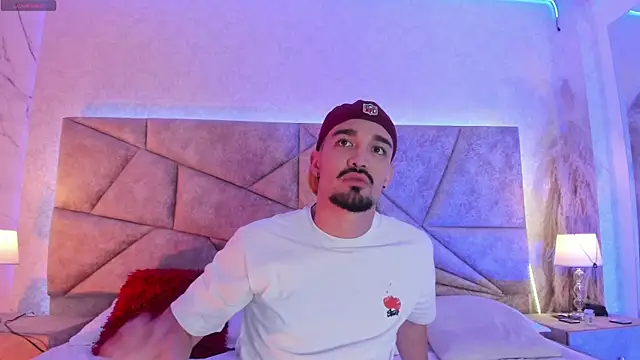 Snapshot of SavageCross1 chatting on 02.21.26 SavageCross1 online show from 02.21.26