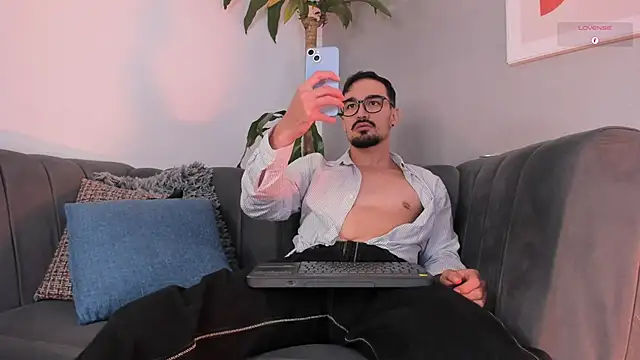 Snapshot of SavageCross1 chatting on 02.24.26 SavageCross1 online show from 02.24.26